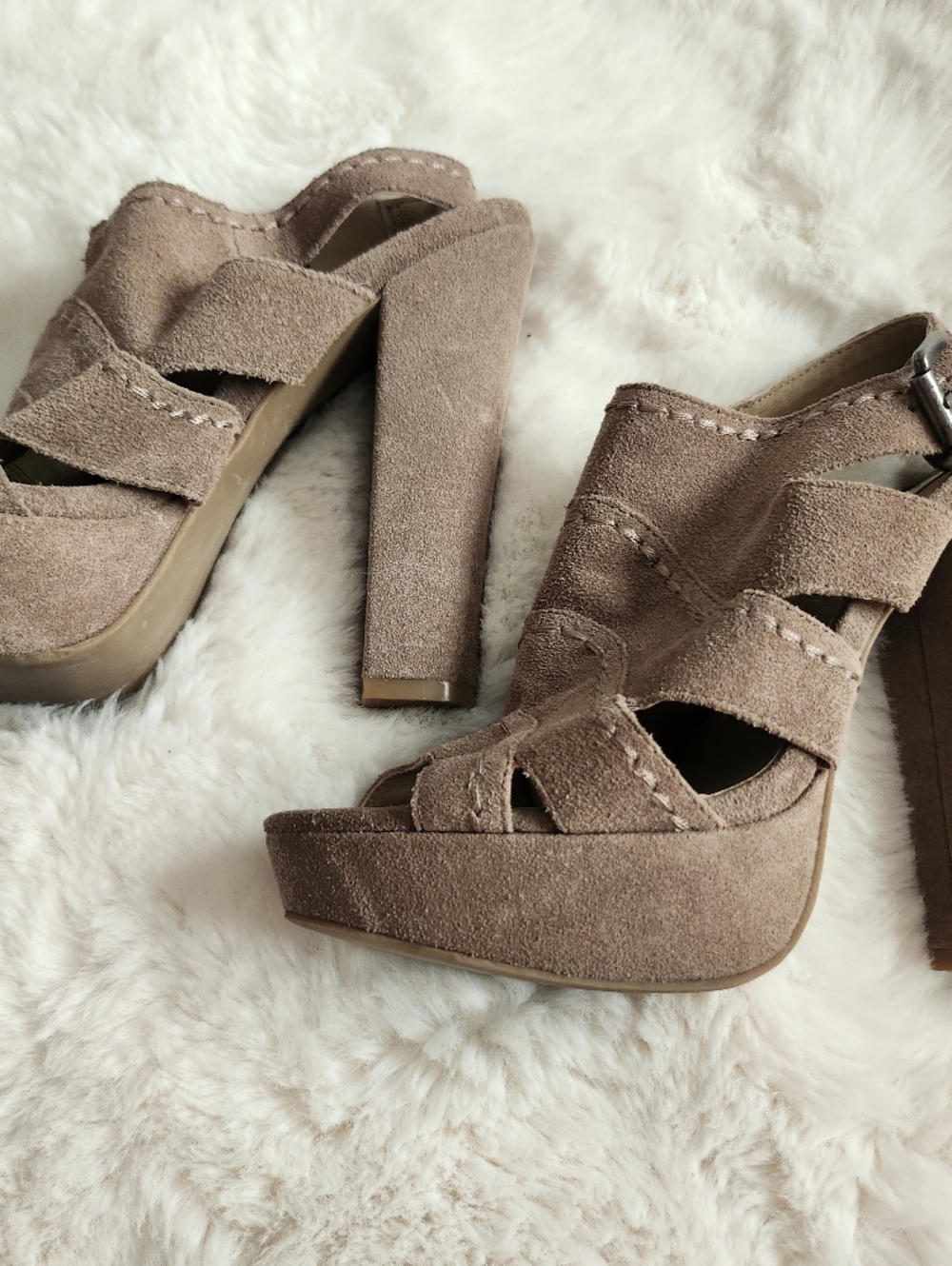 Steve Madden Taupe Suede Platform Block Heel Sandals